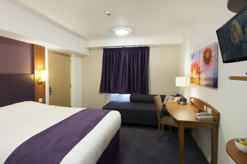 Premier Inn Rugeley Exteriér fotografie